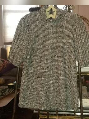 New York & Co. 7th Ave Studio Knitted Shirt Sleeve Blouse size XS